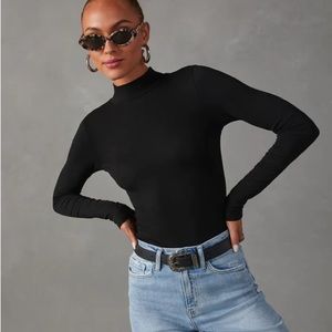 Day by Day black and ivory turtleneck ribbed knit top
